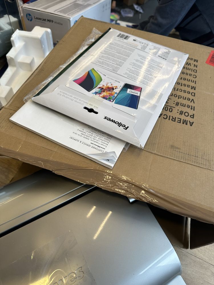 Aparat de indosariat cu inele plastic FELLOWES Quasar E500