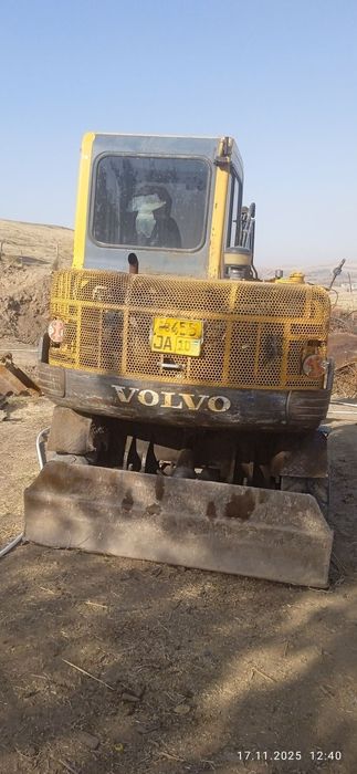 Продаётся экскаватор 55