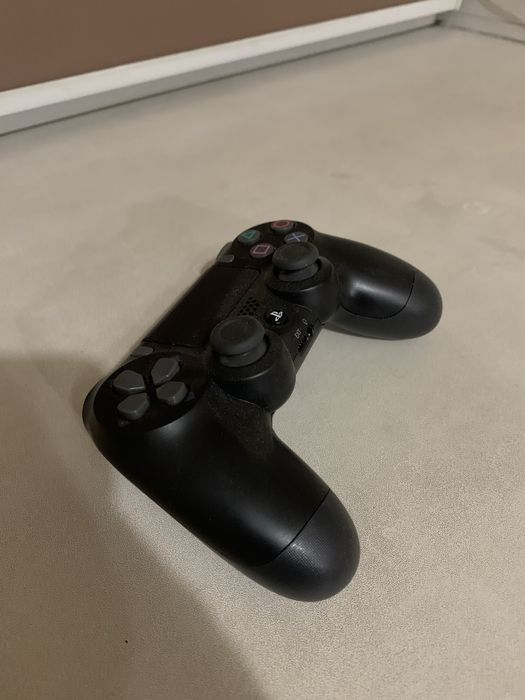 Игровой контроллер Sony Dualshock 4 v2 черный