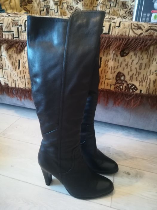 Осенний - весенний сапоги 36раз.натуральная кожа, классика каблук 9см.