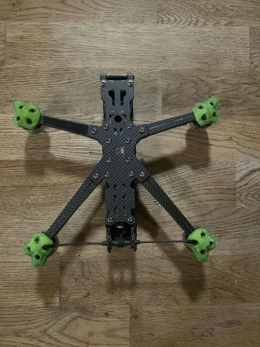 Злобен и Настроен FPV Дрон