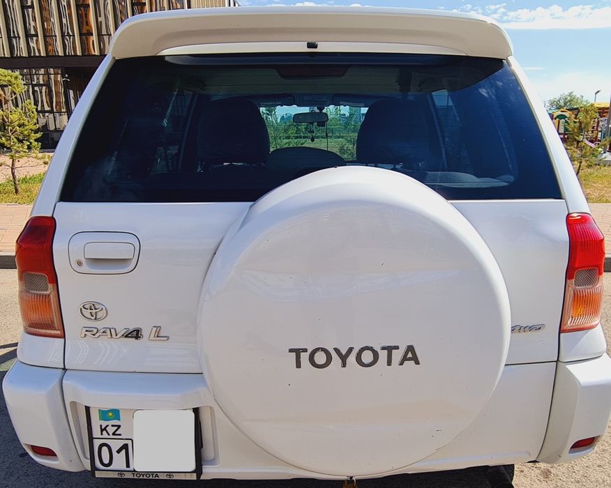 Продам машину Rav4