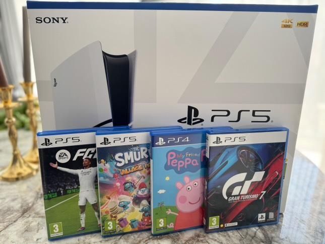 ЧИСТО НОВ Playstation 5 Slim В ГАРАНЦИЯ с два джойстика и 4 игри