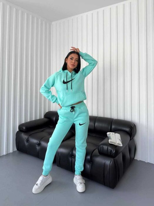 Дамски екипи различни размери