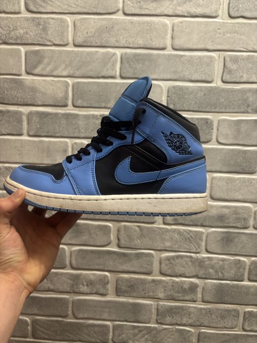 ОРИГИНАЛНИ air jordan 1 mid royal blue