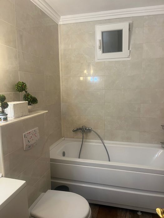 Închiriez apartament