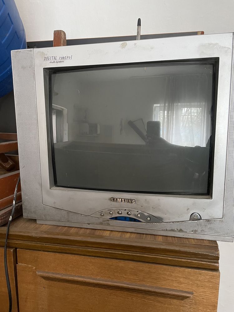 Продам старые телевизоры