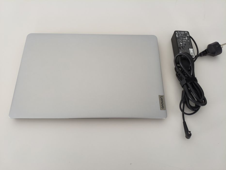Laptop Lenovo IdeaPad 1 15IJL7 cu procesor Intel Pentium Silver N6000