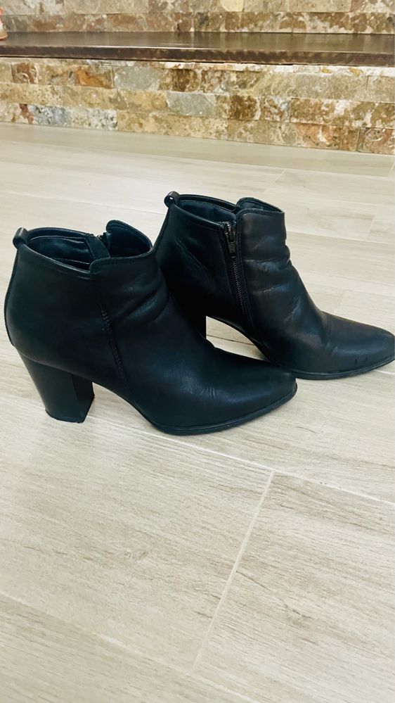 Botine piele marimea 37