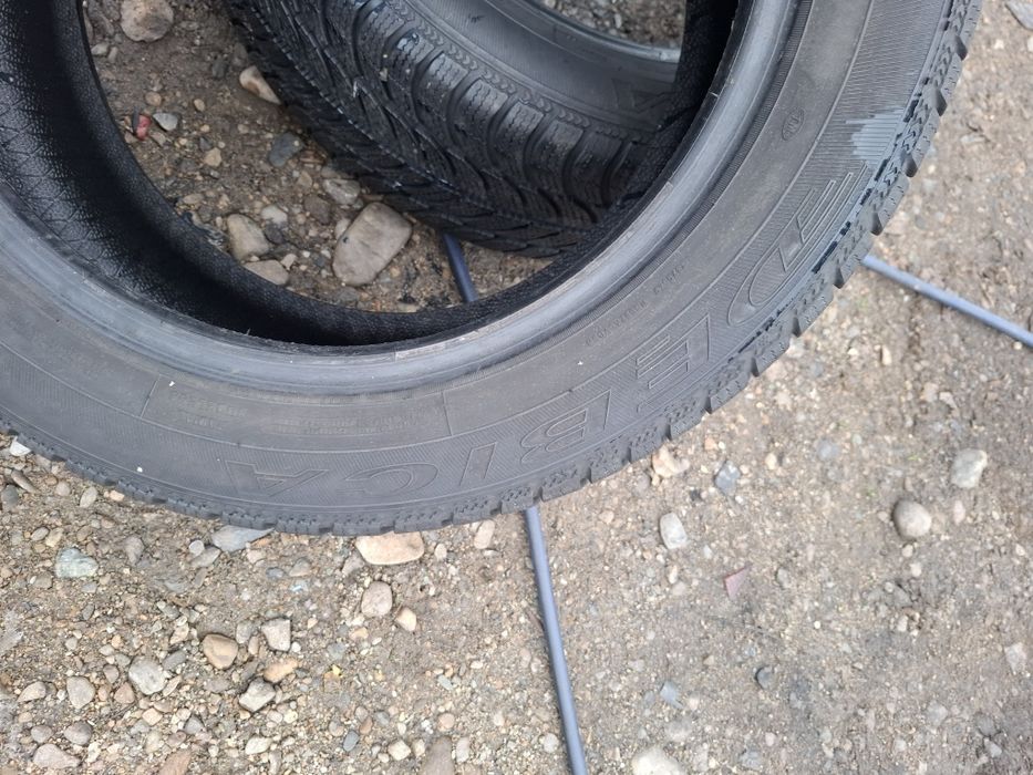 Vand 2 anvelope 205 55 16 debita de iarna bune