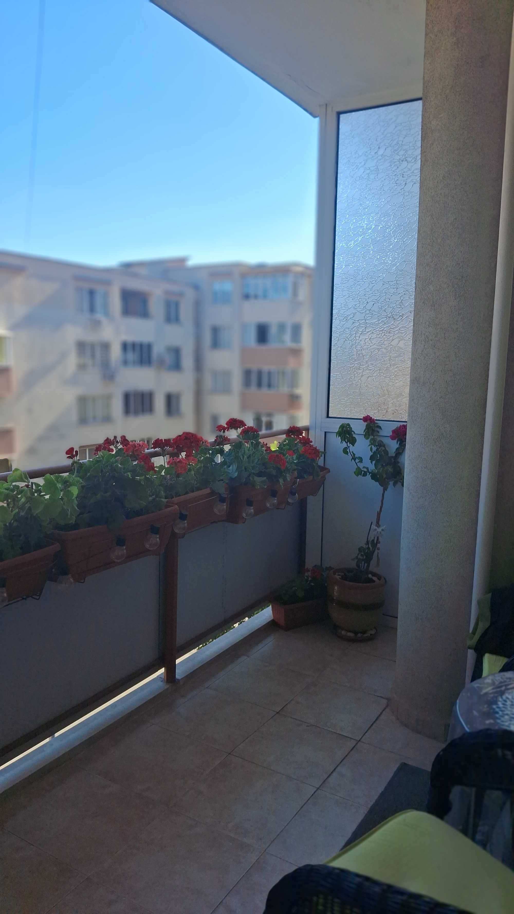 ТРИСТАЕН, Обзаведен апартамент,кв.Акация