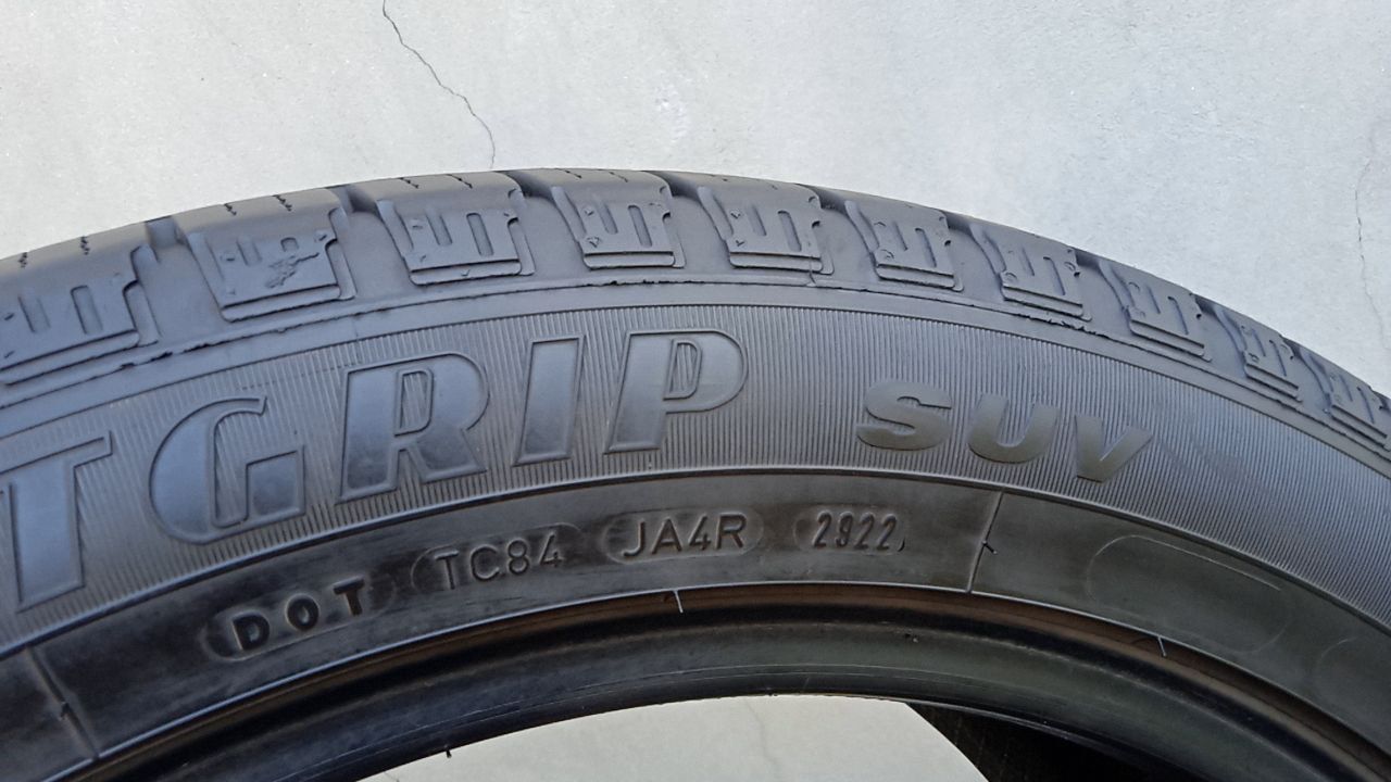 235 50 R19 Goodyear