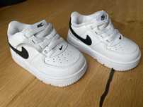 Adidasi Nike Force 1 Low Easyon marime 21
