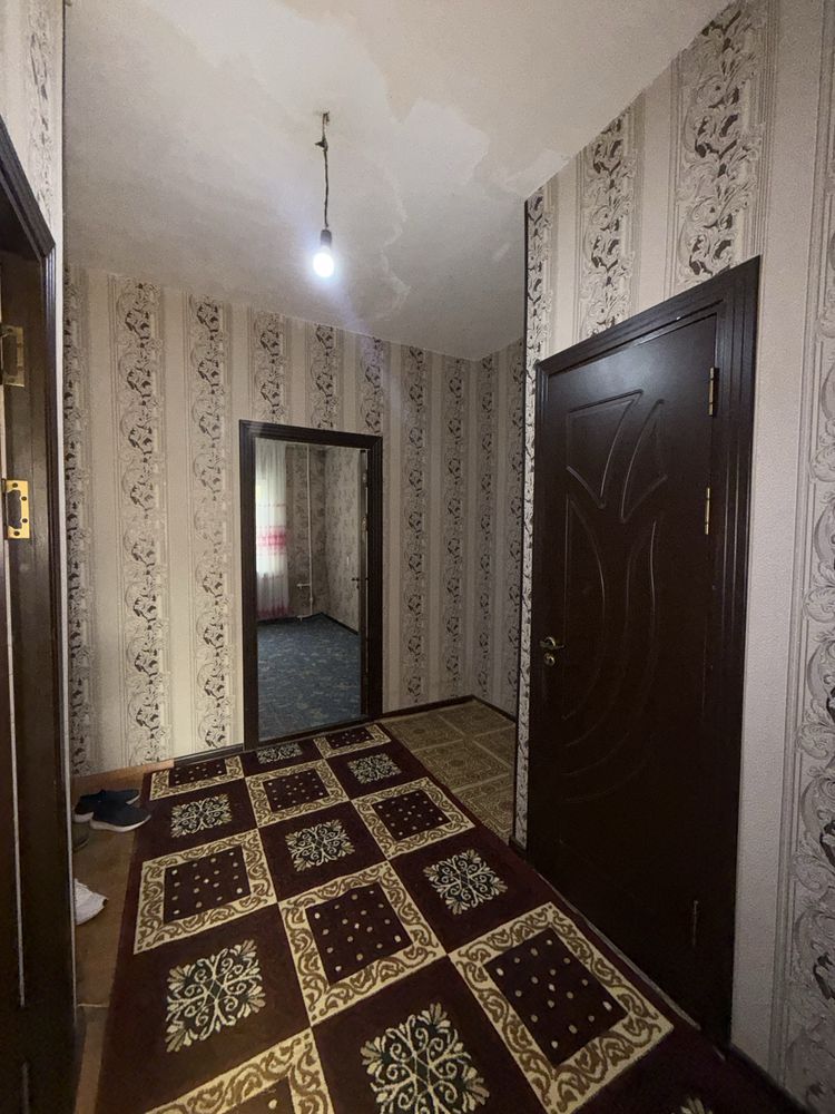 Продаётся 2 ком в 10 мкр новая планировка