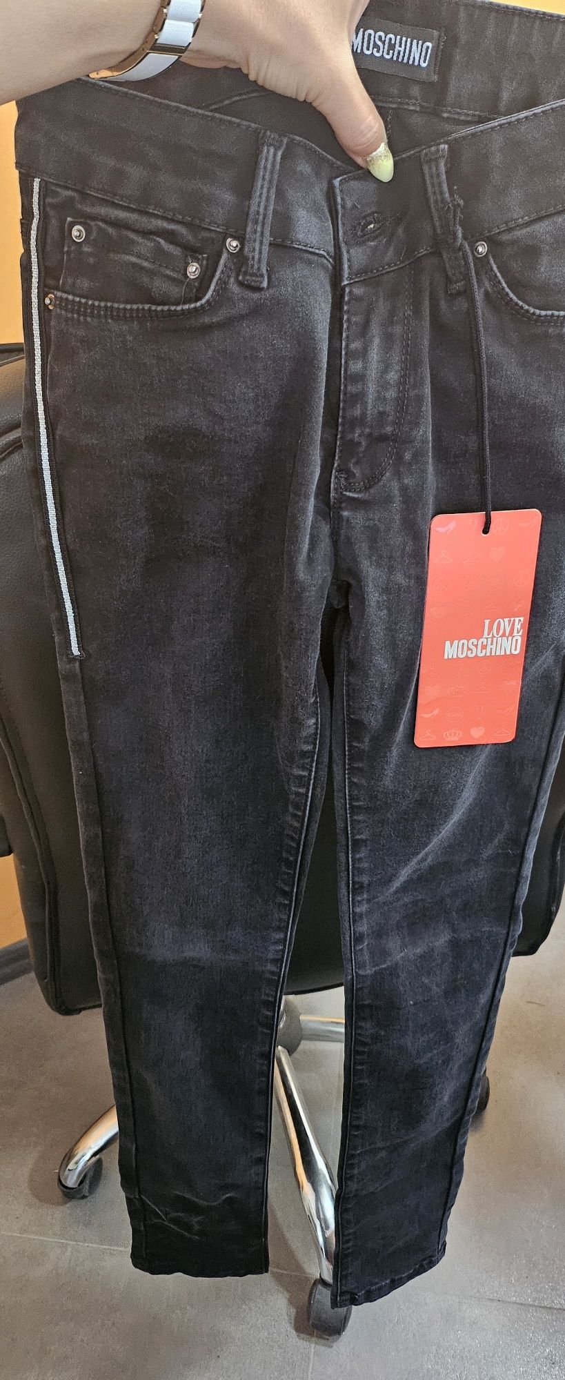 Оригинални дънки Love Moschino, Guess