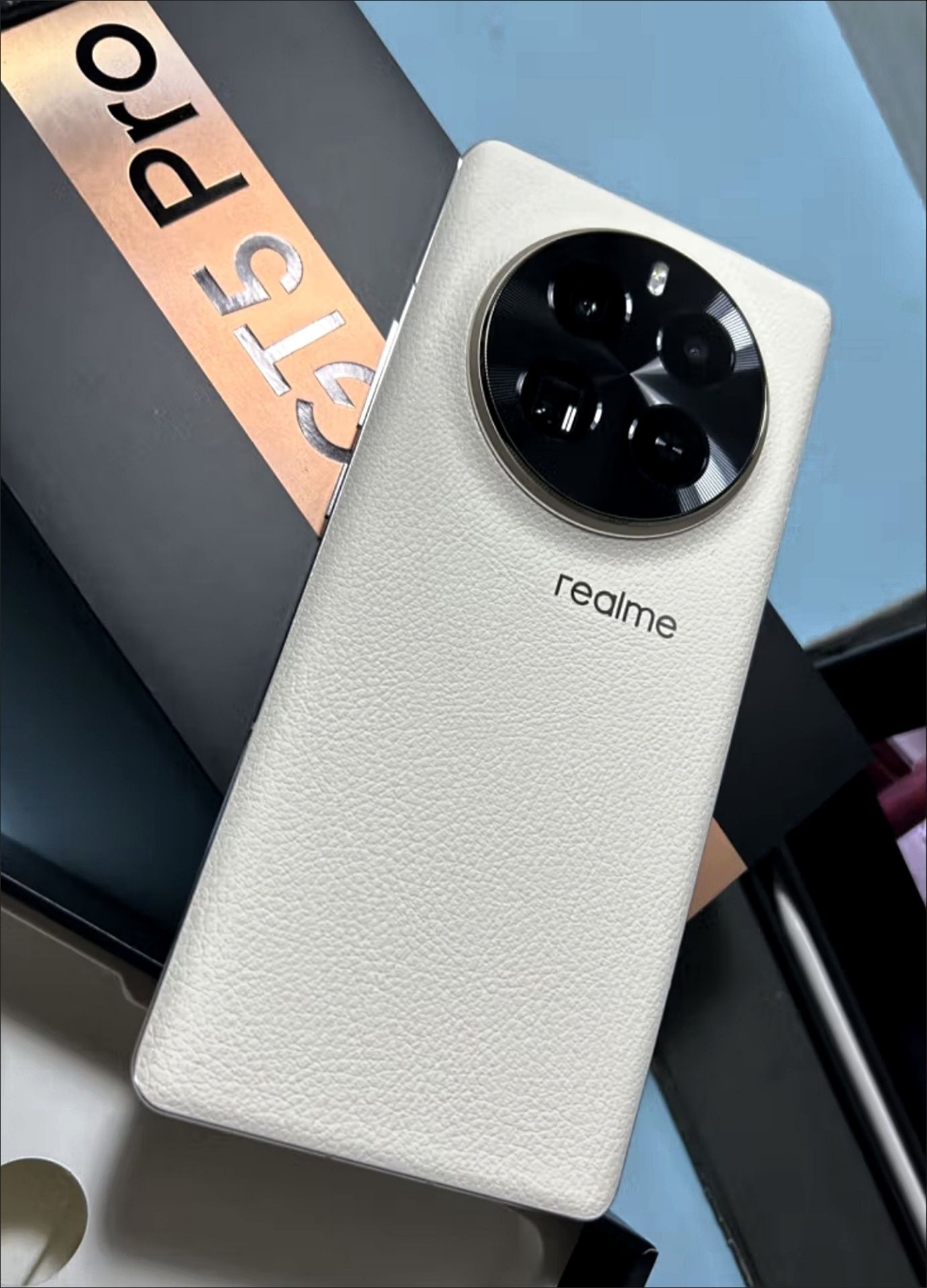 Realme GT5 Pro (Pre-order)