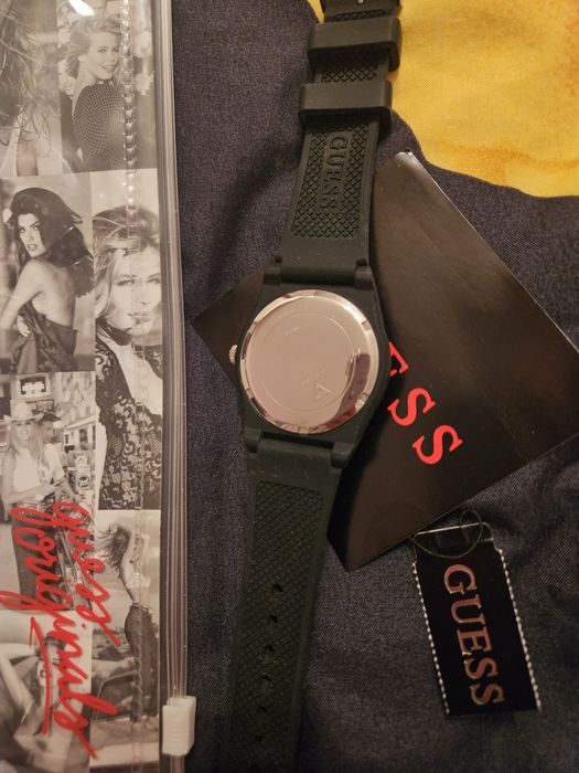 Оригинален часовник Guess