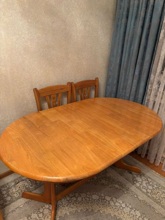 Мебель стол и стулья