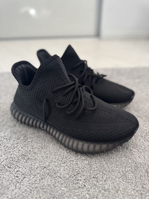 Vand yezzy negri noi marimea 42 negri