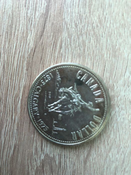 Продавам канадски долар от 1975г.