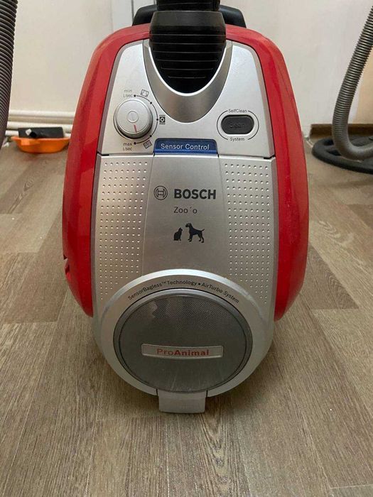 Продается пылесос Boch