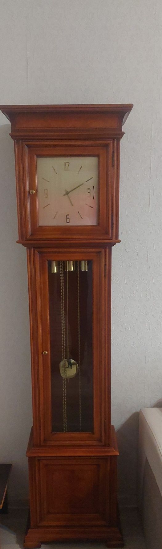 Антикварные  часы Hermle