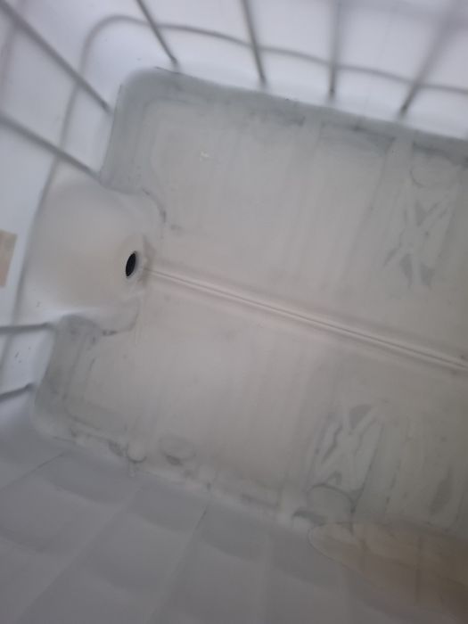 Bazine 1000 de litrii curate ca noi