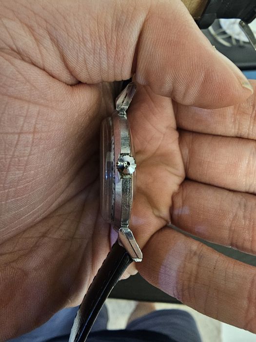 Ceas mecanic sovietic Sputnik 2408, anii ’50, model rar, 16 rubine.