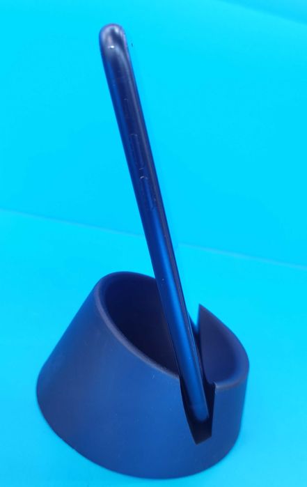 iPhone XR 64/3GB Black + 3 кейса