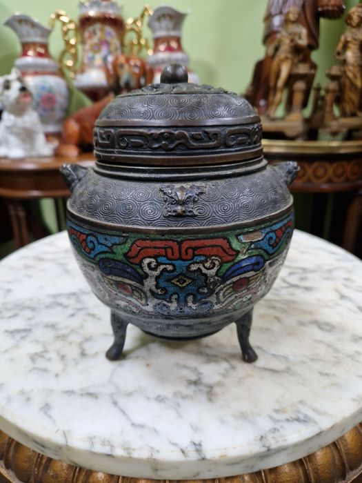 Стара рядка антикварна колекционерска японска бензинова кадилница