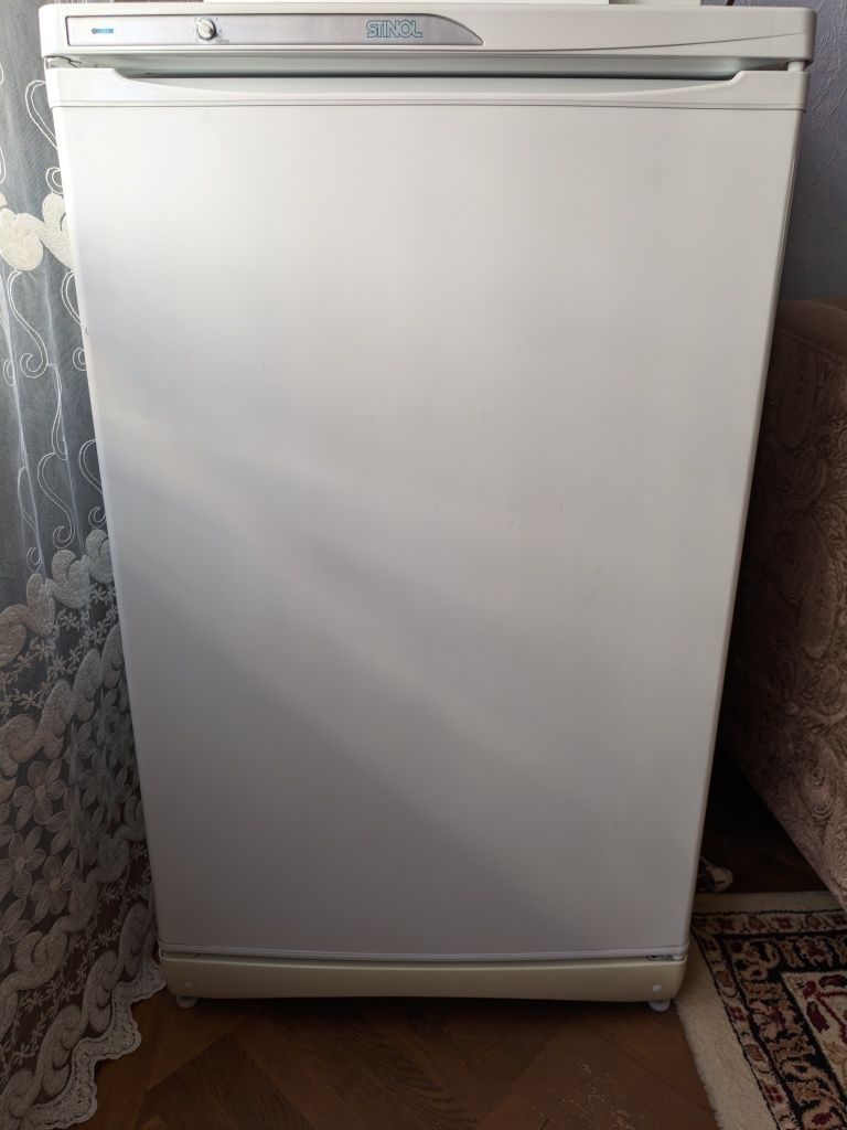 Продам морозилку Stinol