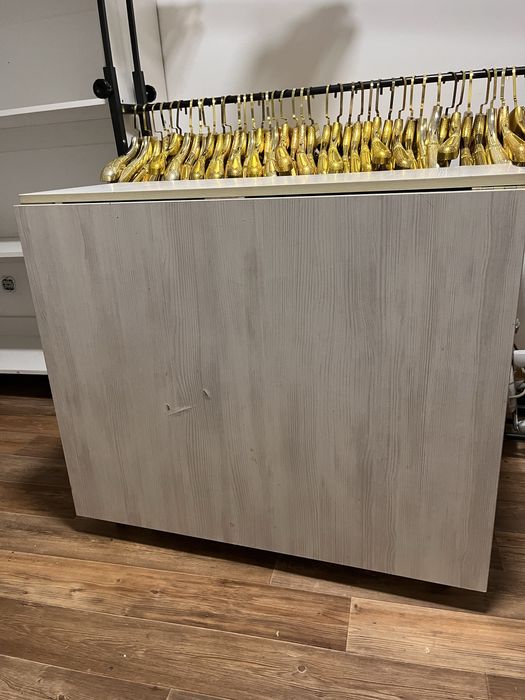 Продается стол 3 метр.