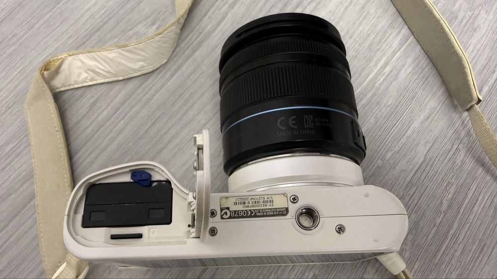 Samsung NX2000 mirrorless smartcam