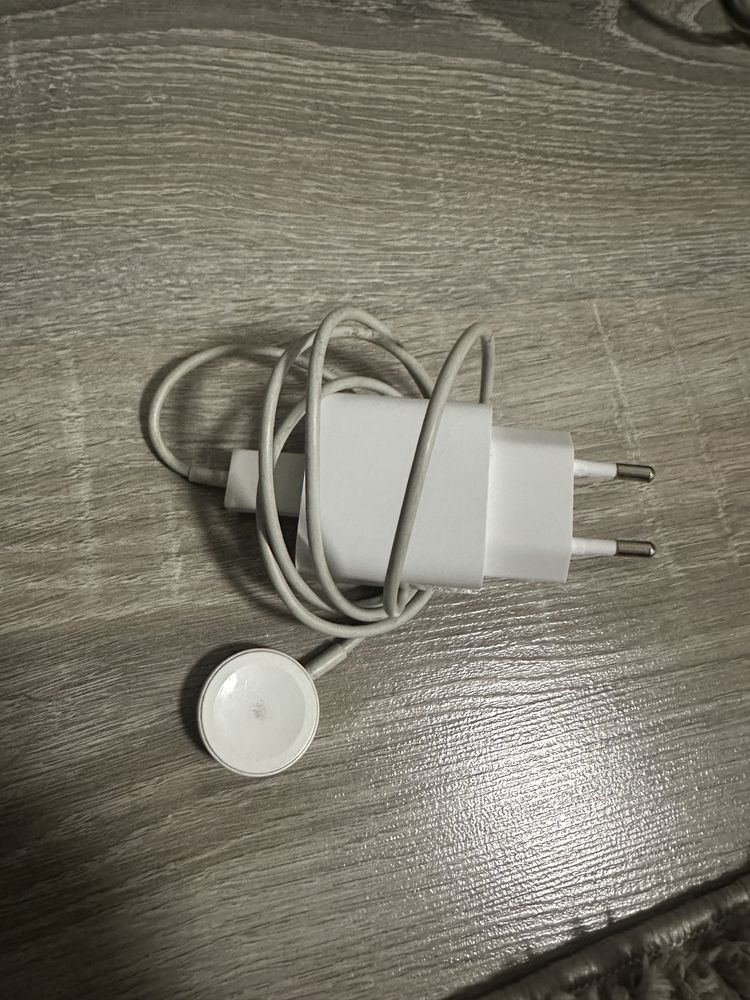 Продам Apple watch series 5
