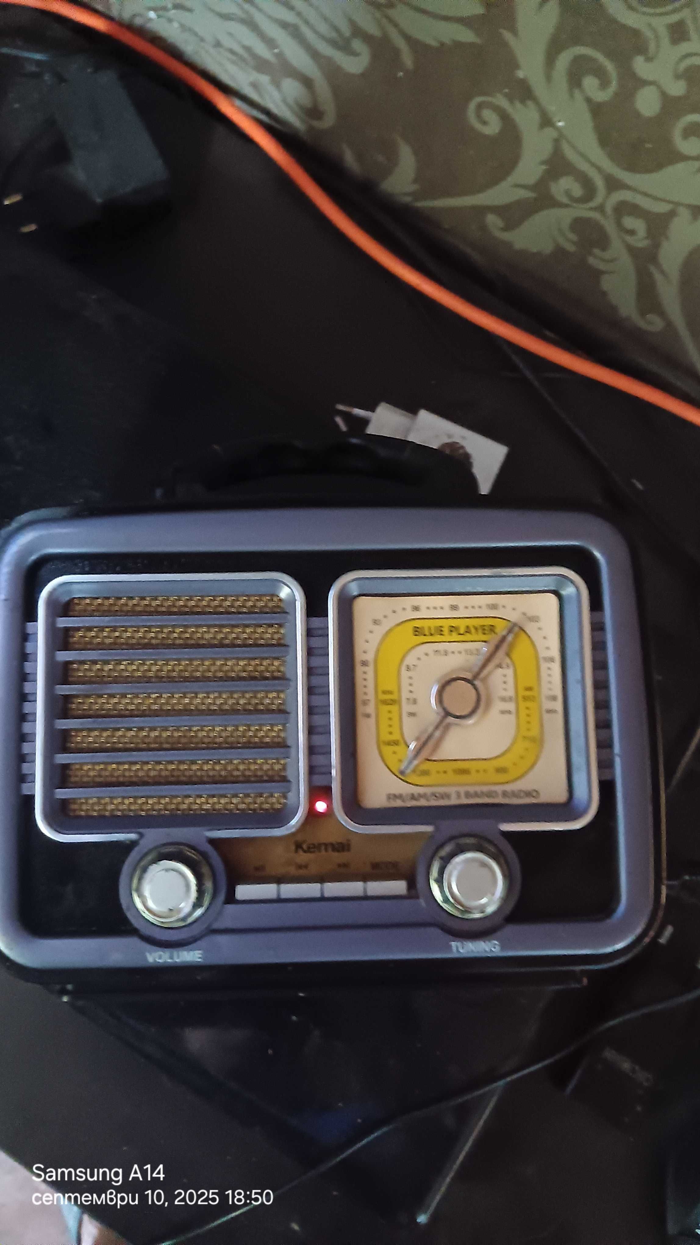 Радио на батерии и ток с Usb FM AM SW
