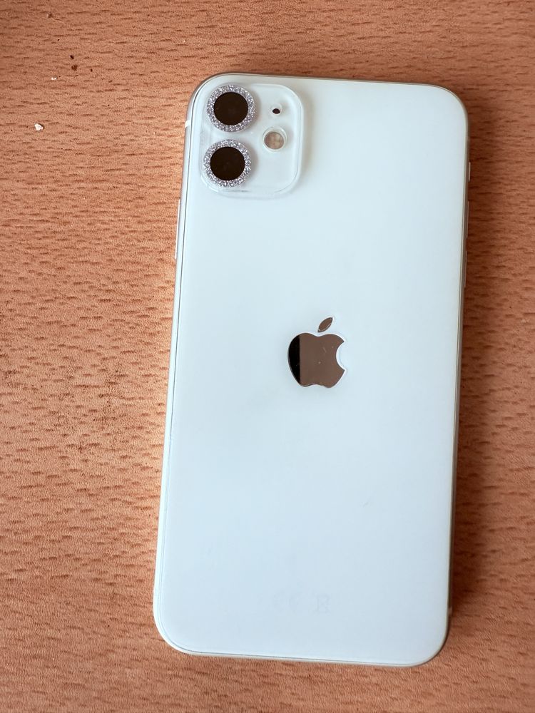 Iphone11 128 gb бял в гаранция