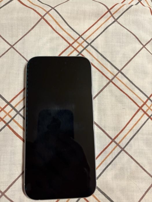 Айфон 15 (много добро състояние)