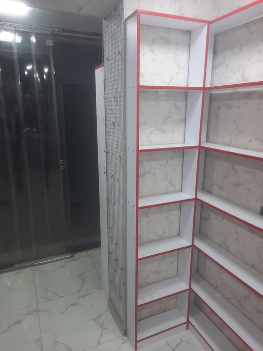 Magazin uchun polkalar, yangiday