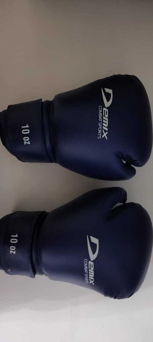 Продам боксерские перчатки 10 OS