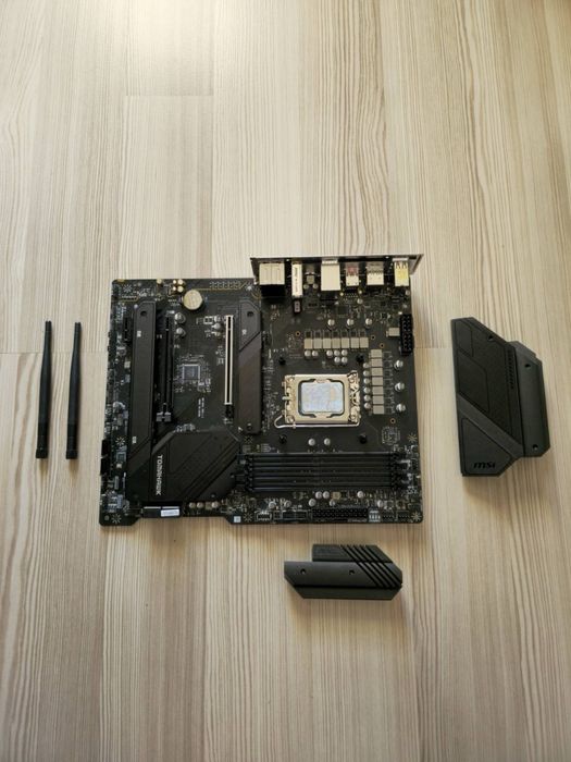 Процесор Intel Core i5-12600KF с дънна платка CPU LGA1700 -13th/12th g