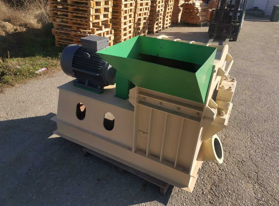 Чукова мелница за дървесина 35 KW - 60 чука, капацитет 1,5 тона.