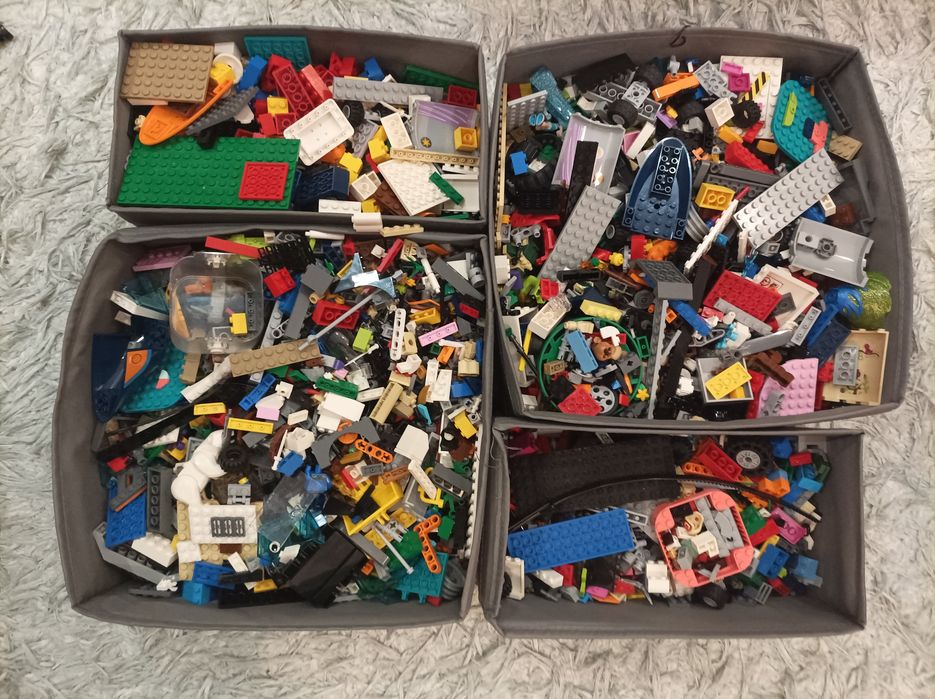 Vand piese Lego + cataloage