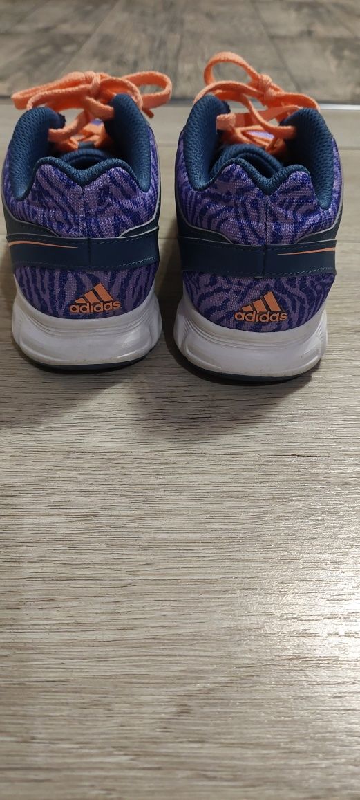 Маратонки Adidas ном.35