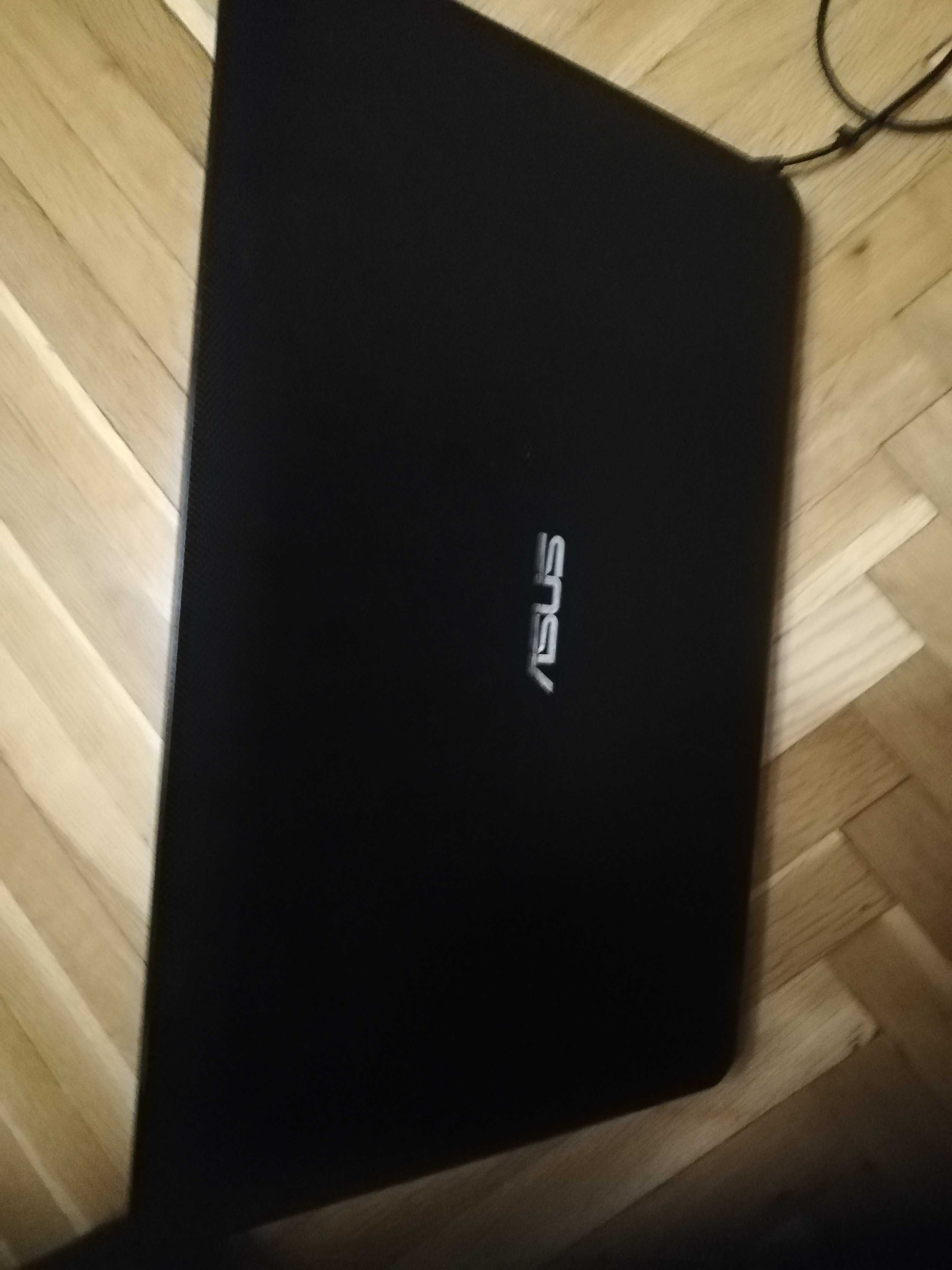 Лаптоп Asus X555SJ