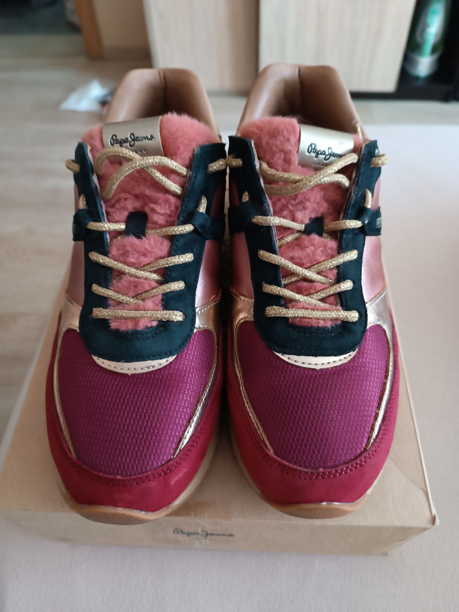 Pepe Jeans, Levis, Puma, Adam's,