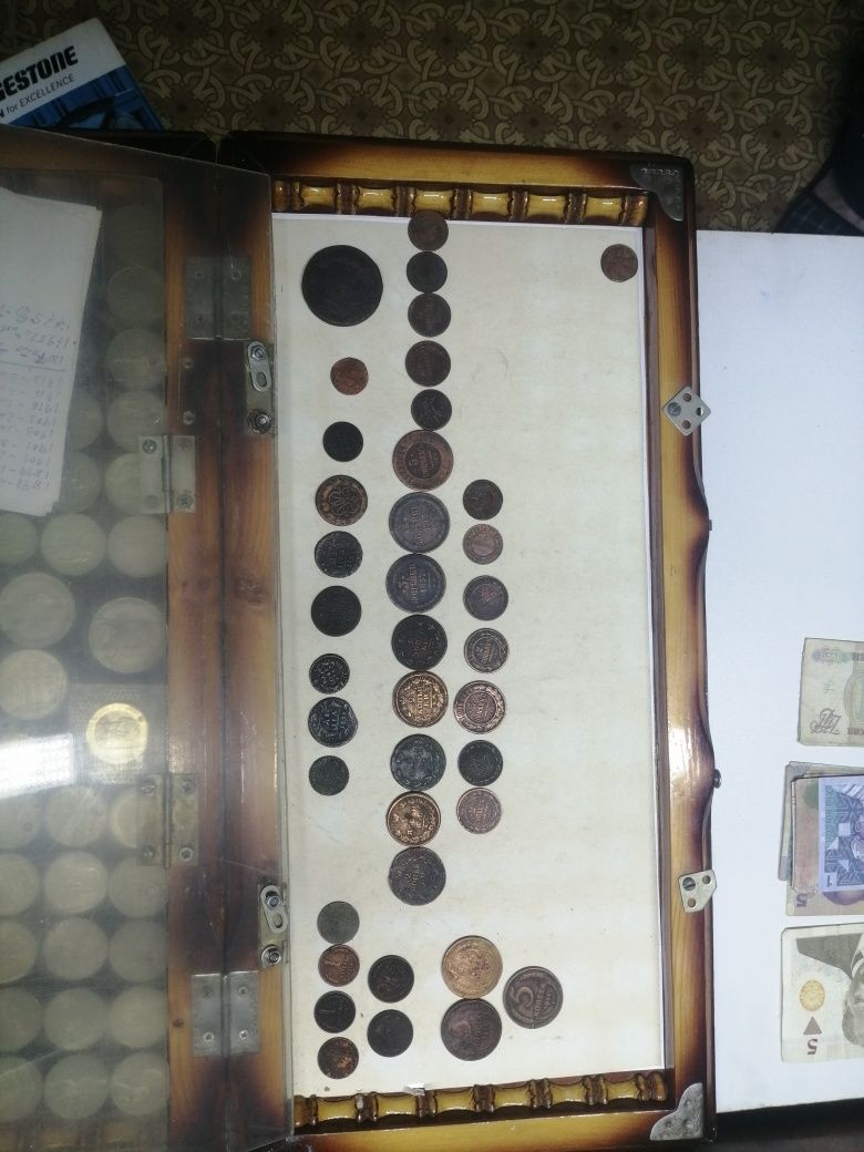 Продам монеты значки
