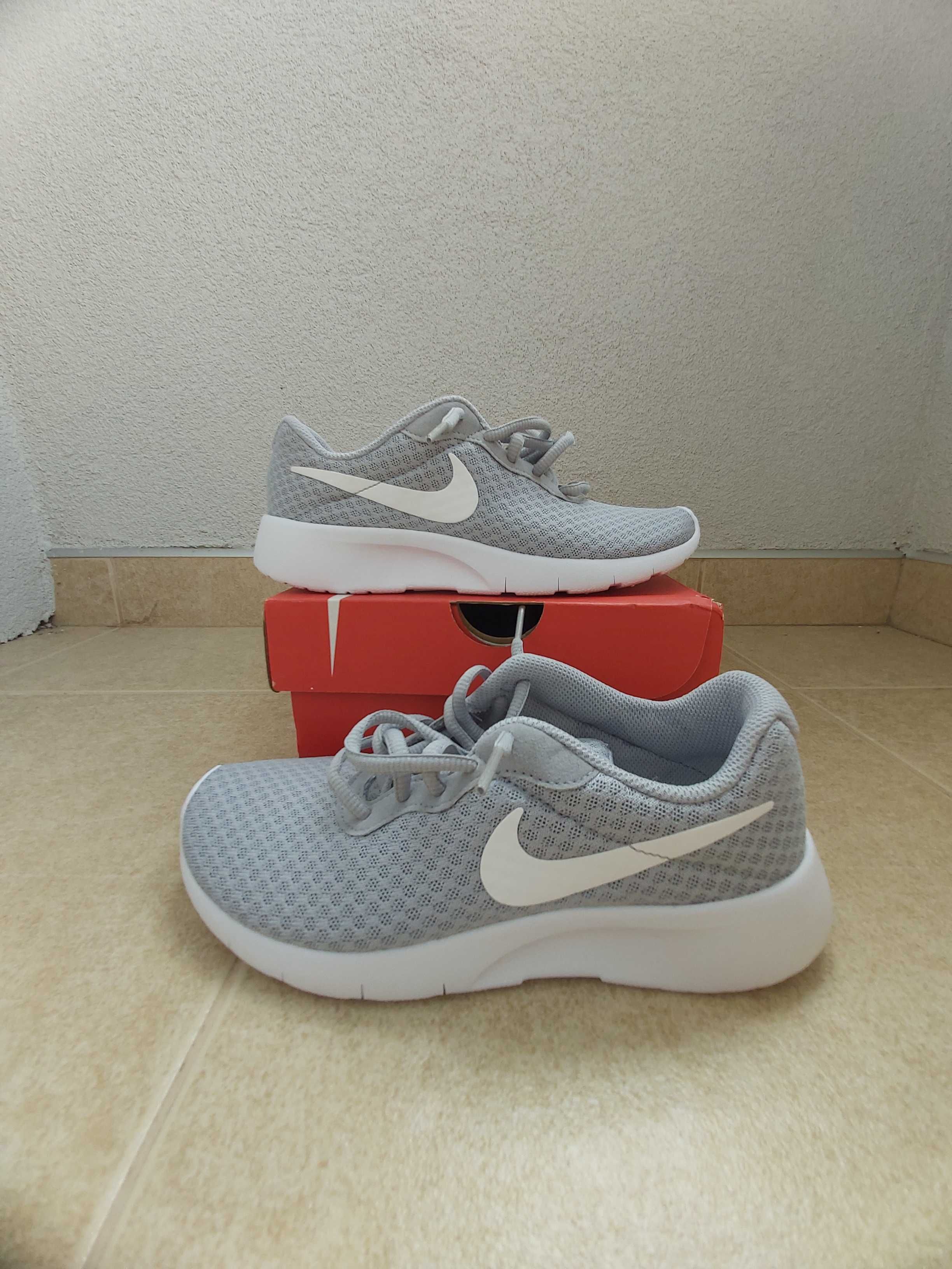 Детски маратонки Nike Tanjun