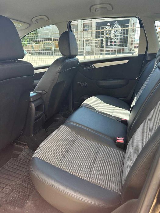 Vând Mercedes B-Klasse, 1.7 benzină, 2006, cu probleme/pt. dezmembrări