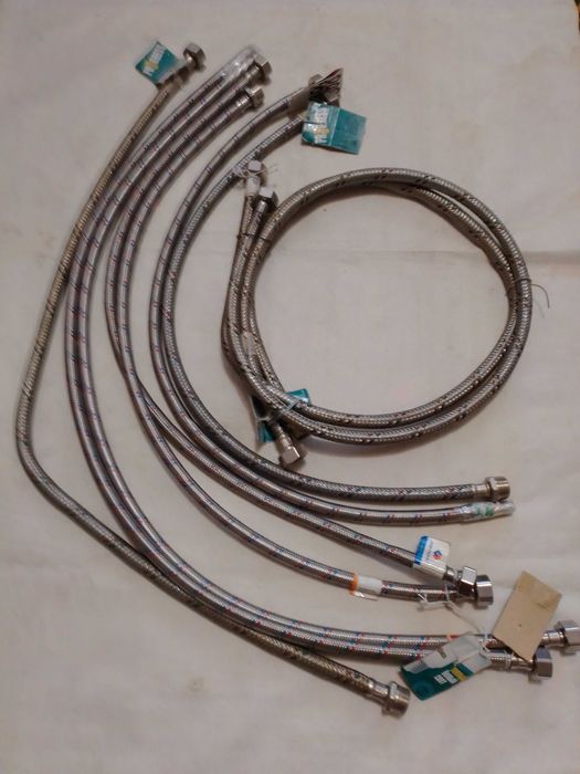 Продам одинарные подводки для воды и комплекты 2 гибких подводок