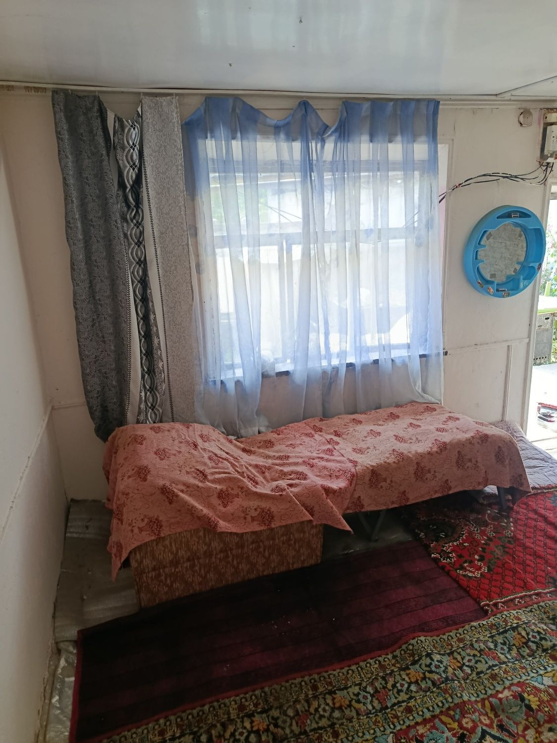 Ijaraga uy hovlida 1 ta xonasi